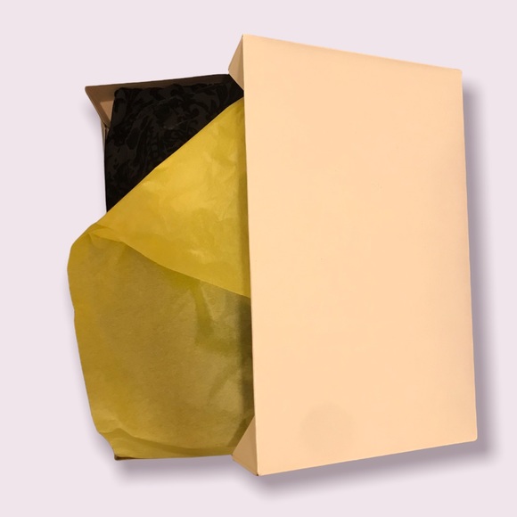 dessye Accessories - Efficiently Shipped Product